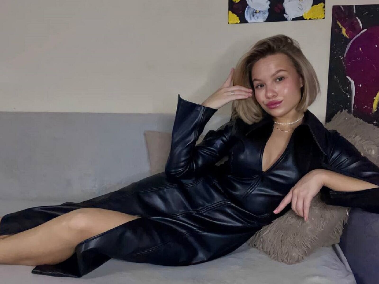 VikkiGoldi Porn Vip Show